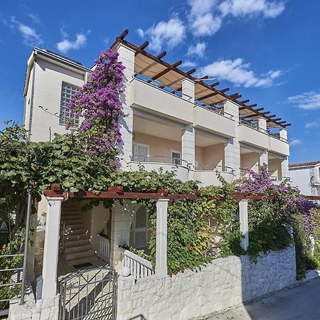 Apartments With A Parking Space Mavarstica, Ciovo - 17803 Trogir Kültér fotó