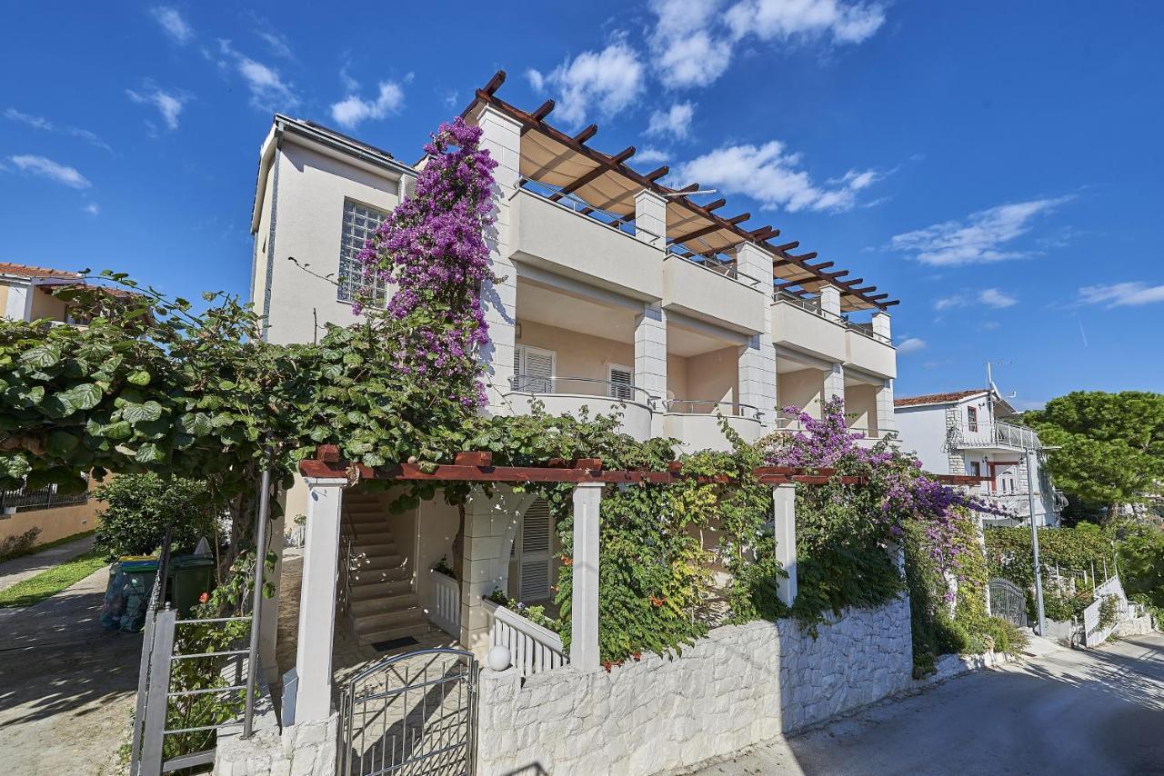 Apartments With A Parking Space Mavarstica, Ciovo - 17803 Trogir Kültér fotó